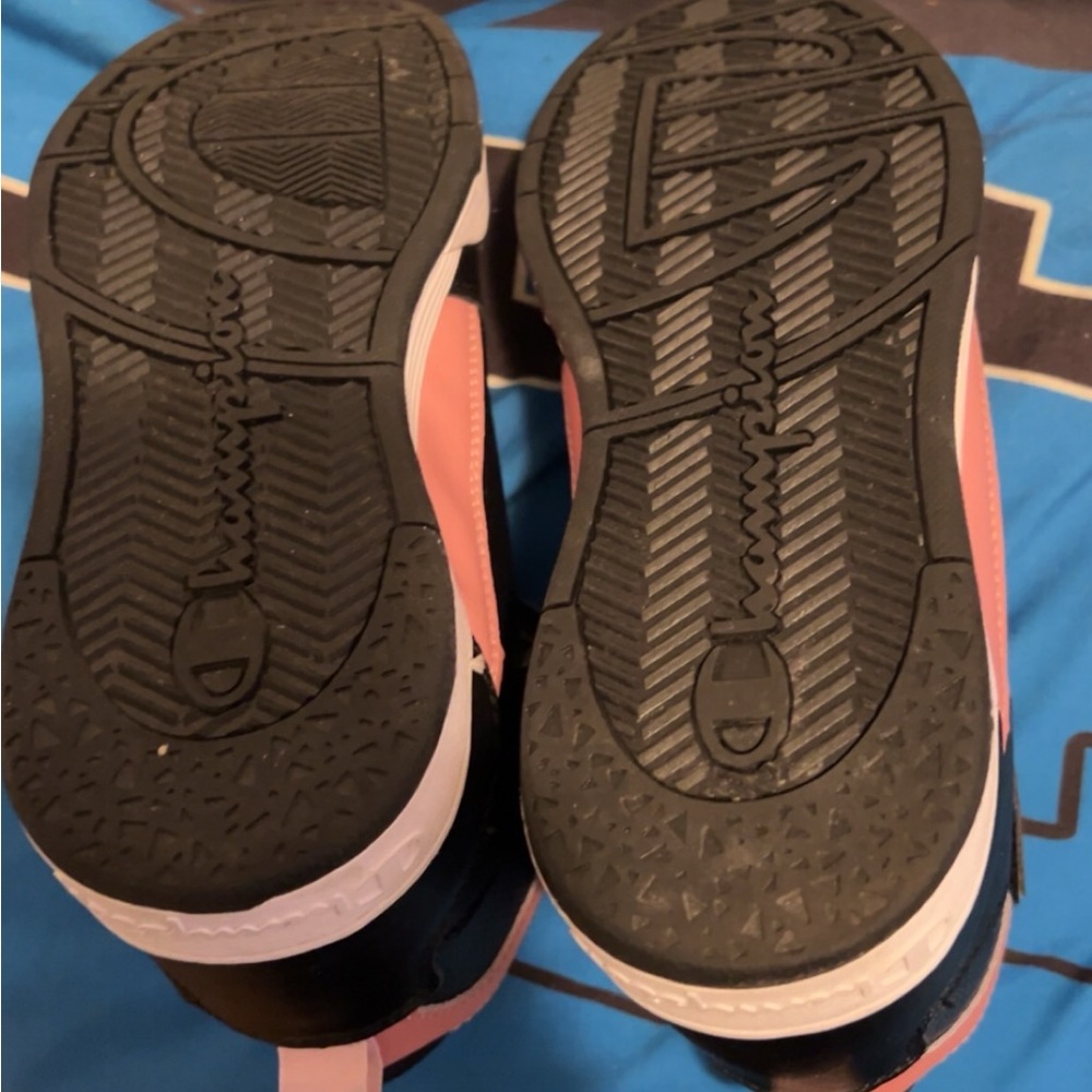 Champions size 10 with light pink and black didn’t like the fit brand new